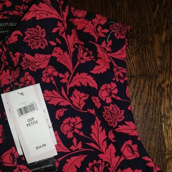 NWT Banana Republic tailored fit sleeveles top - Picture 3 of 4